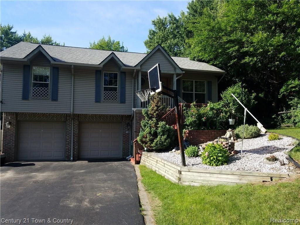 1732 South Boulevard Rochester, MI 48309 - Photo 1 of 24