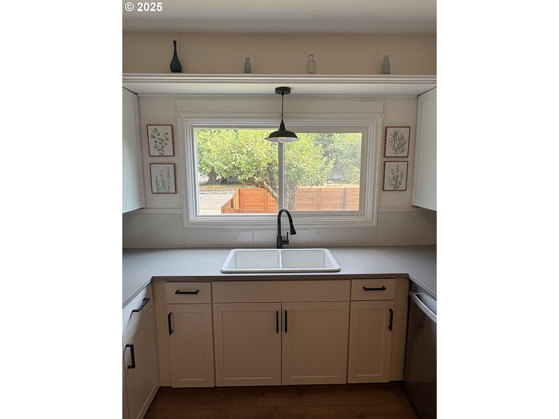 1510 Northwest Broadway Street Albany, OR 97321 - Photo 16 of 32 a kitchen with a sink and a window