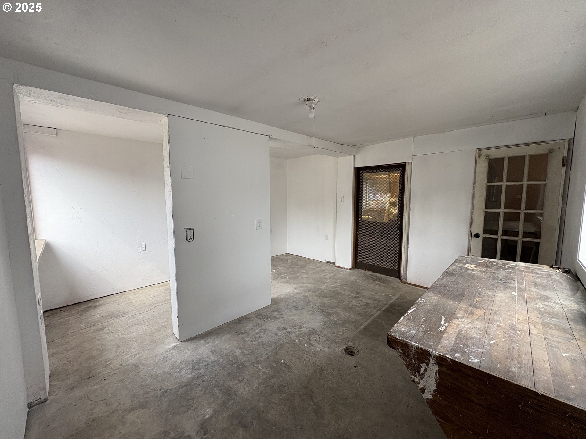 1510 Northwest Broadway Street Albany, OR 97321 - Photo 30 of 32 a view of livingroom with hardwood floor and closet