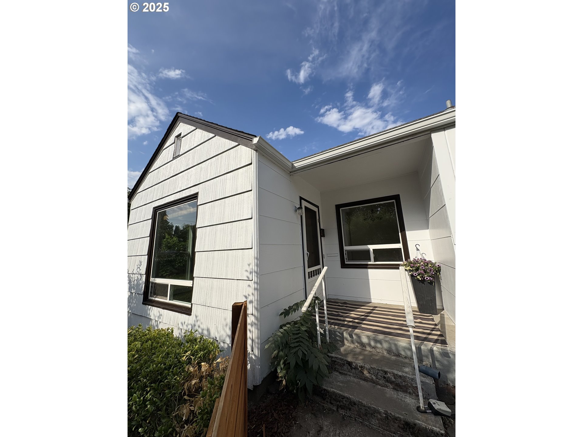 1510 Northwest Broadway Street Albany, OR 97321 - Photo 6 of 32 a house with trees in front of it