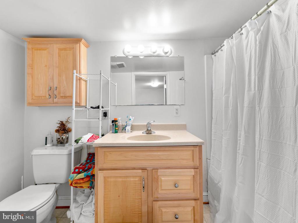 4612 Harvard Road College Park, MD 20740 - Photo 27 of 33 Upper Level Full Bath