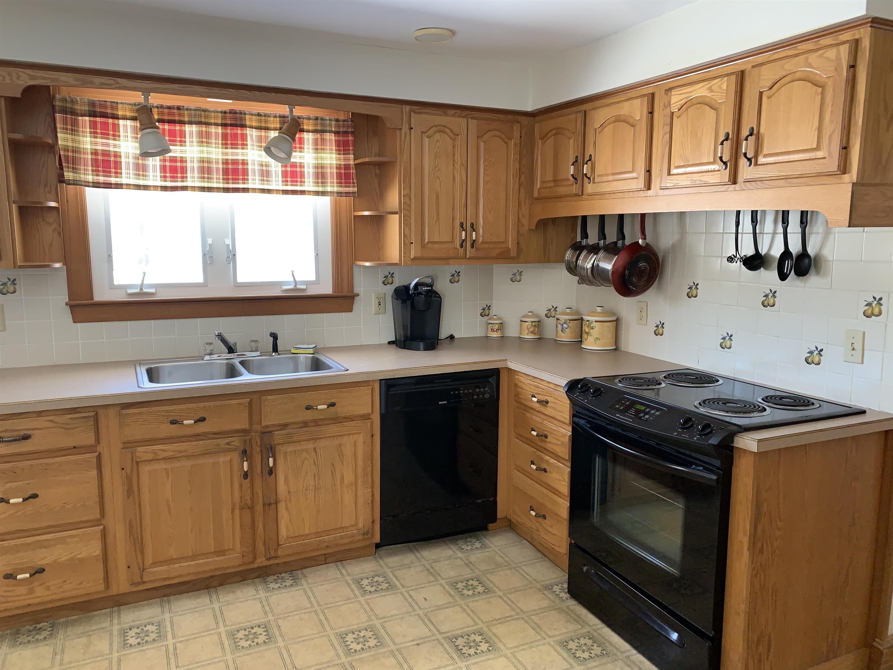 81 Estes Road Rochester, NH 03867 - Photo 5 of 19