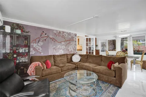 $599,000 | 609 Southwest 2nd Avenue, Hallandale Beach, FL 33009