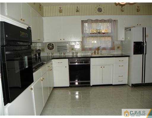 124 Overbrook Road Piscataway, NJ 08854 - Photo 5 of 13 Gallery Image 5