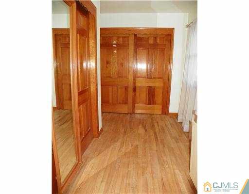124 Overbrook Road Piscataway, NJ 08854 - Photo 8 of 13 Gallery Image 8
