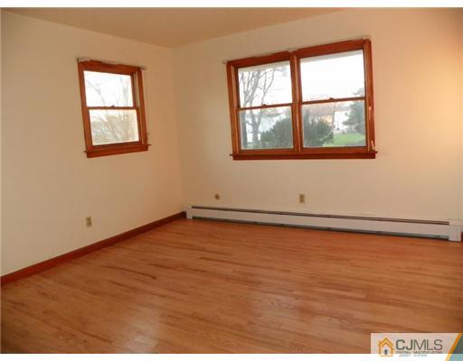 124 Overbrook Road Piscataway, NJ 08854 - Photo 9 of 13 Gallery Image 9