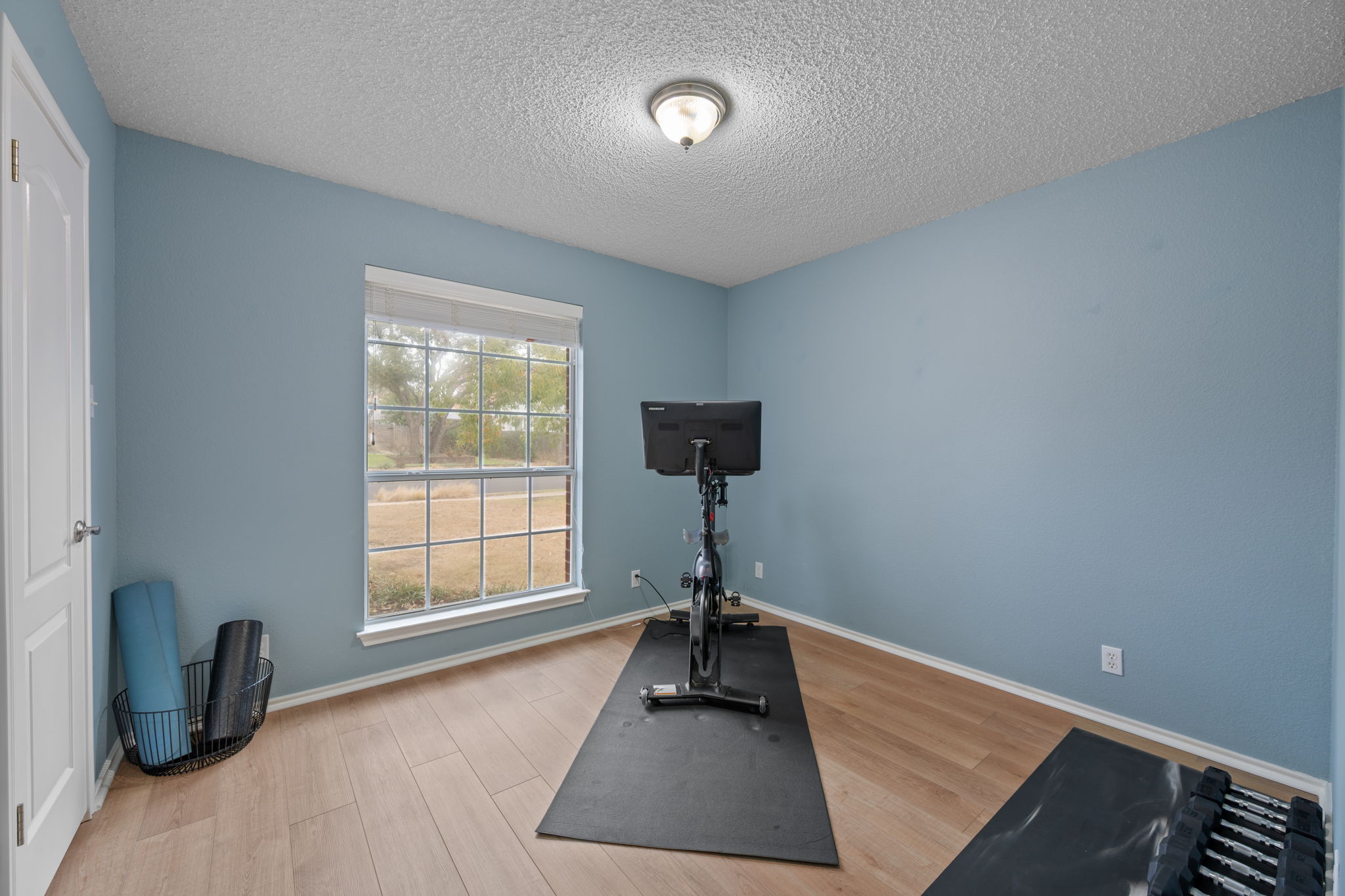 8509 Moose Cove Austin, TX 78749 - Photo 32 of 40 a view of a room with gym equipment