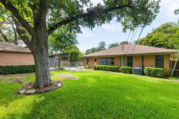 $3,500 | 6440 Runnemede Lane, Dallas, TX 75214