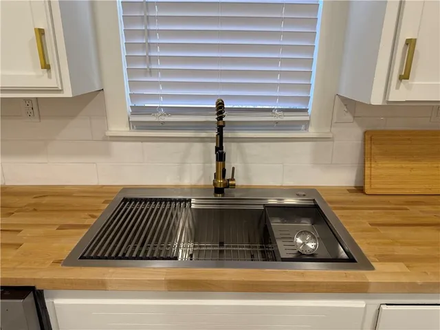 $175,000 | 11306 Grandview Road, Kansas City, MO 64137