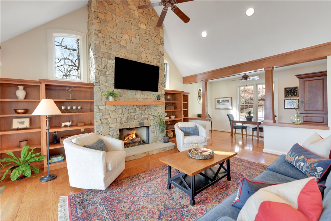 511 Beacon Shores Drive Seneca, SC 29672 - Photo 11 of 50