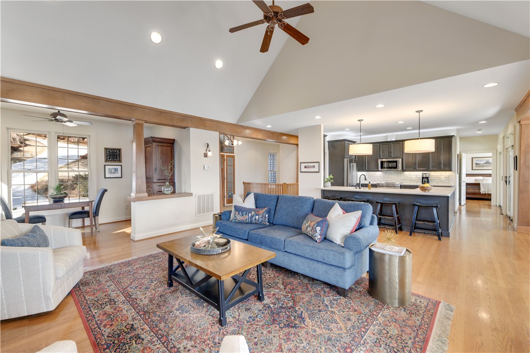 511 Beacon Shores Drive Seneca, SC 29672 - Photo 15 of 50