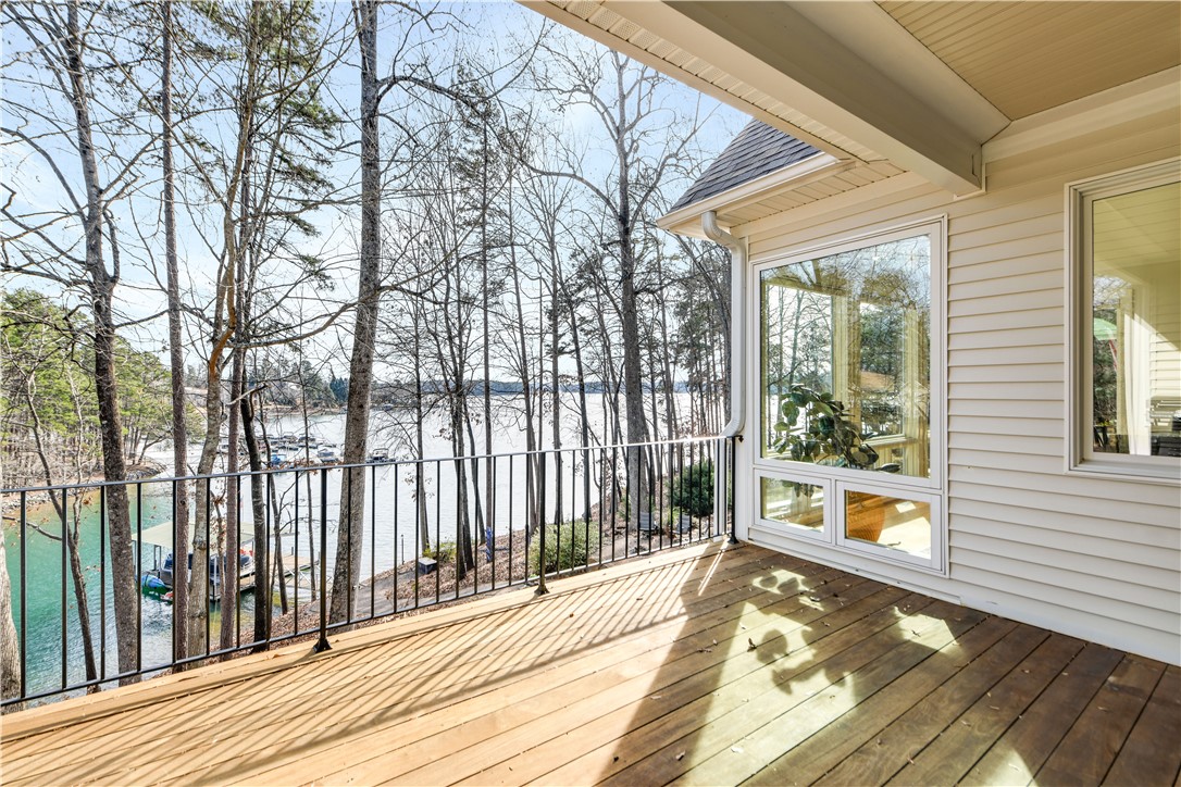 511 Beacon Shores Drive Seneca, SC 29672 - Photo 22 of 50 Deck 1 off kitchen