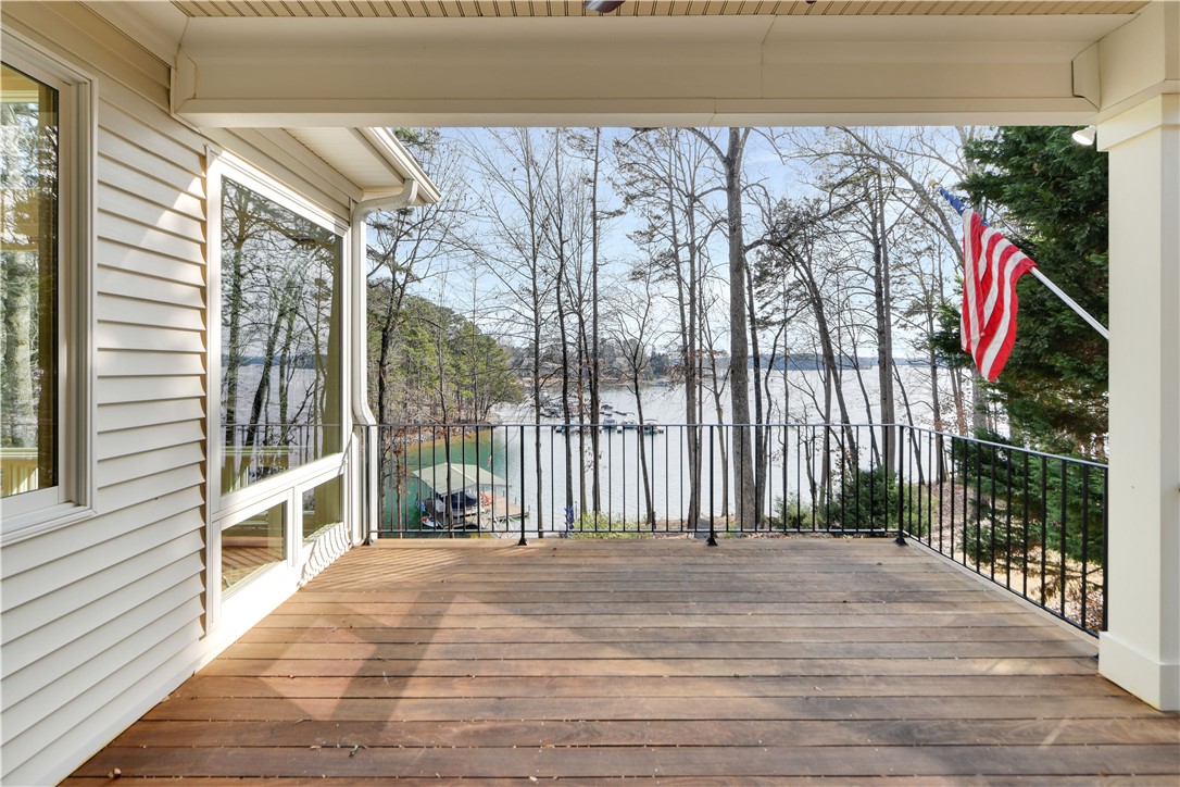 511 Beacon Shores Drive Seneca, SC 29672 - Photo 25 of 50 Deck 2 off Great Room