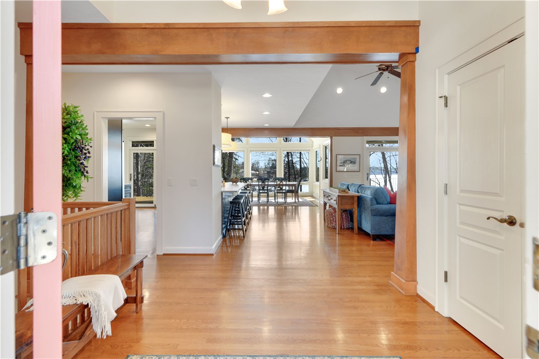 511 Beacon Shores Drive Seneca, SC 29672 - Photo 6 of 50