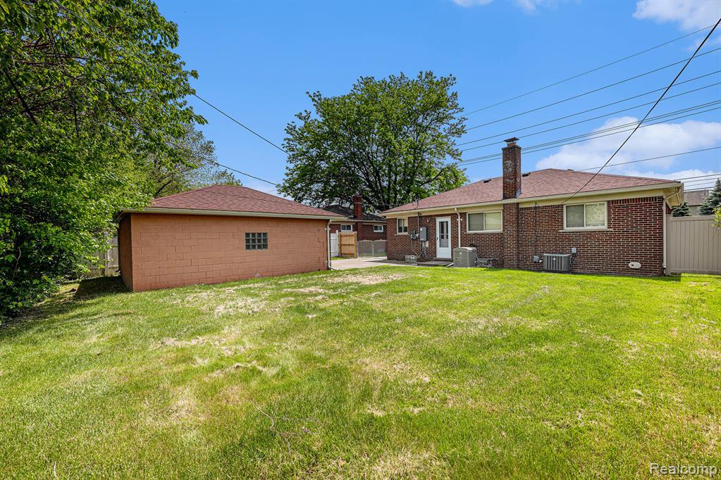 5239 East Thirteen Mile Road Warren, MI 48092 - Photo 15 of 16