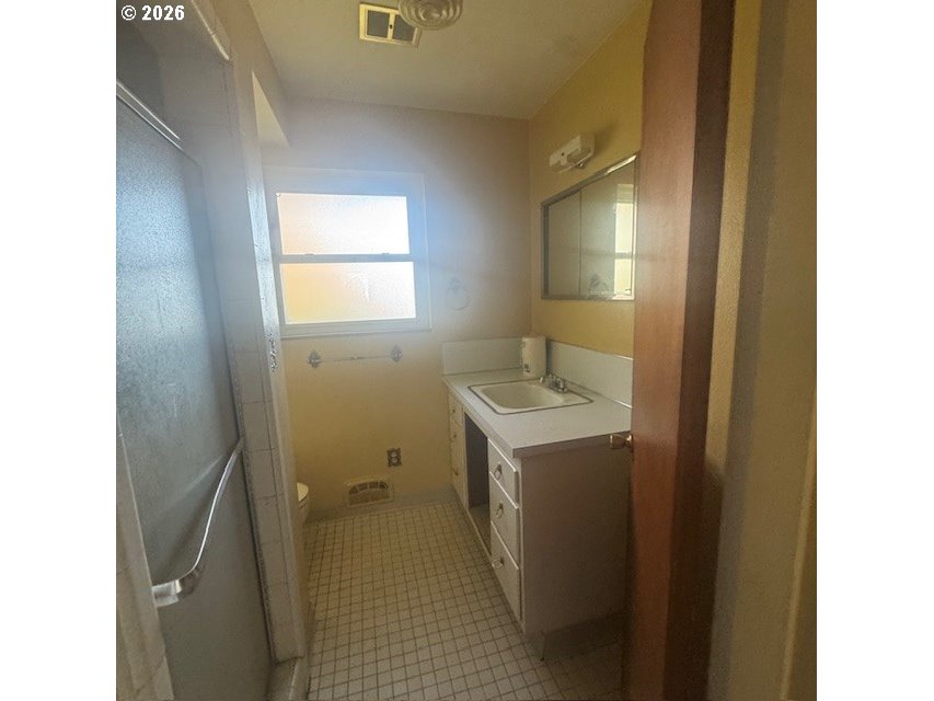 18205 Northwest Reeder Road Portland, OR 97231 - Photo 11 of 35 Bathroom