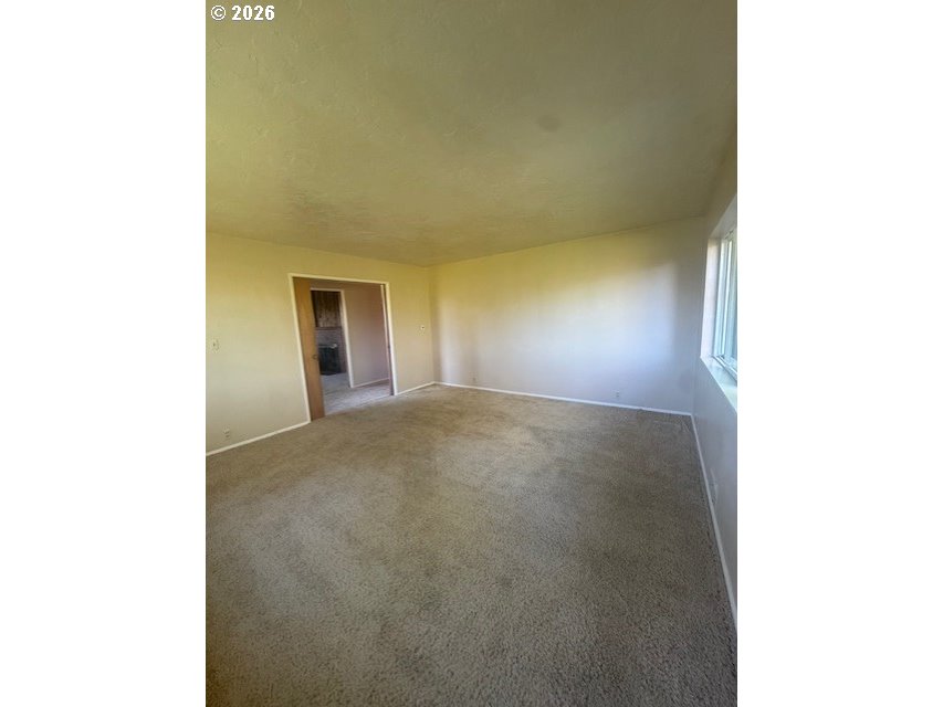 18205 Northwest Reeder Road Portland, OR 97231 - Photo 3 of 35 Living Room