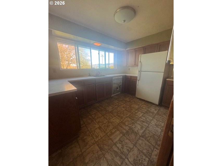 18205 Northwest Reeder Road Portland, OR 97231 - Photo 7 of 35 Kitchen