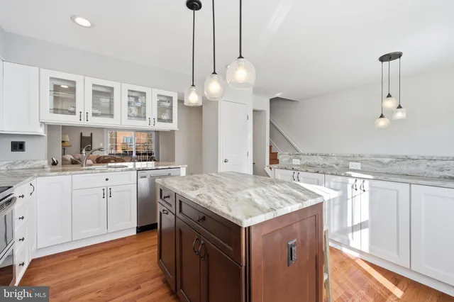 $674,000 | 5206 Leeward Lane, Alexandria, VA 22315