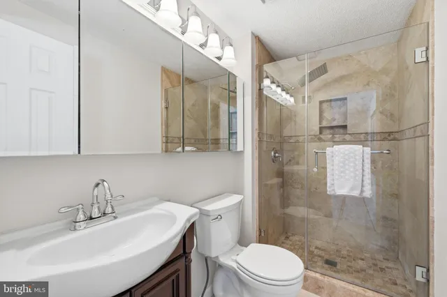 $674,000 | 5206 Leeward Lane, Alexandria, VA 22315