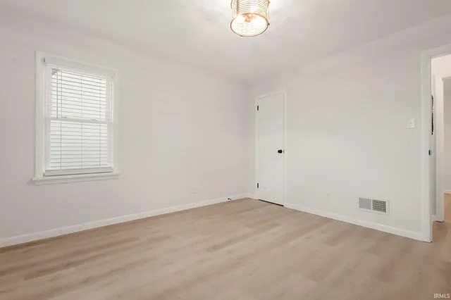 $240,000 | 1137 East Mishawaka Avenue, Mishawaka, IN 46544