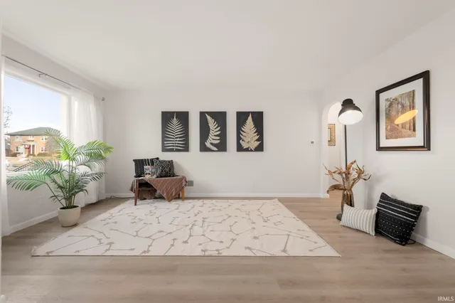 $240,000 | 1137 East Mishawaka Avenue, Mishawaka, IN 46544