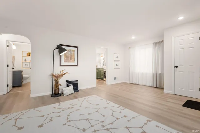 $240,000 | 1137 East Mishawaka Avenue, Mishawaka, IN 46544