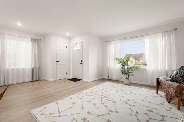 $240,000 | 1137 East Mishawaka Avenue, Mishawaka, IN 46544