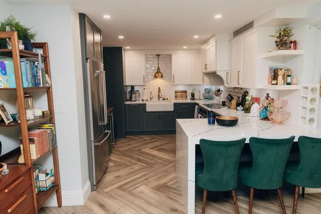 a view of hallway with a hallway