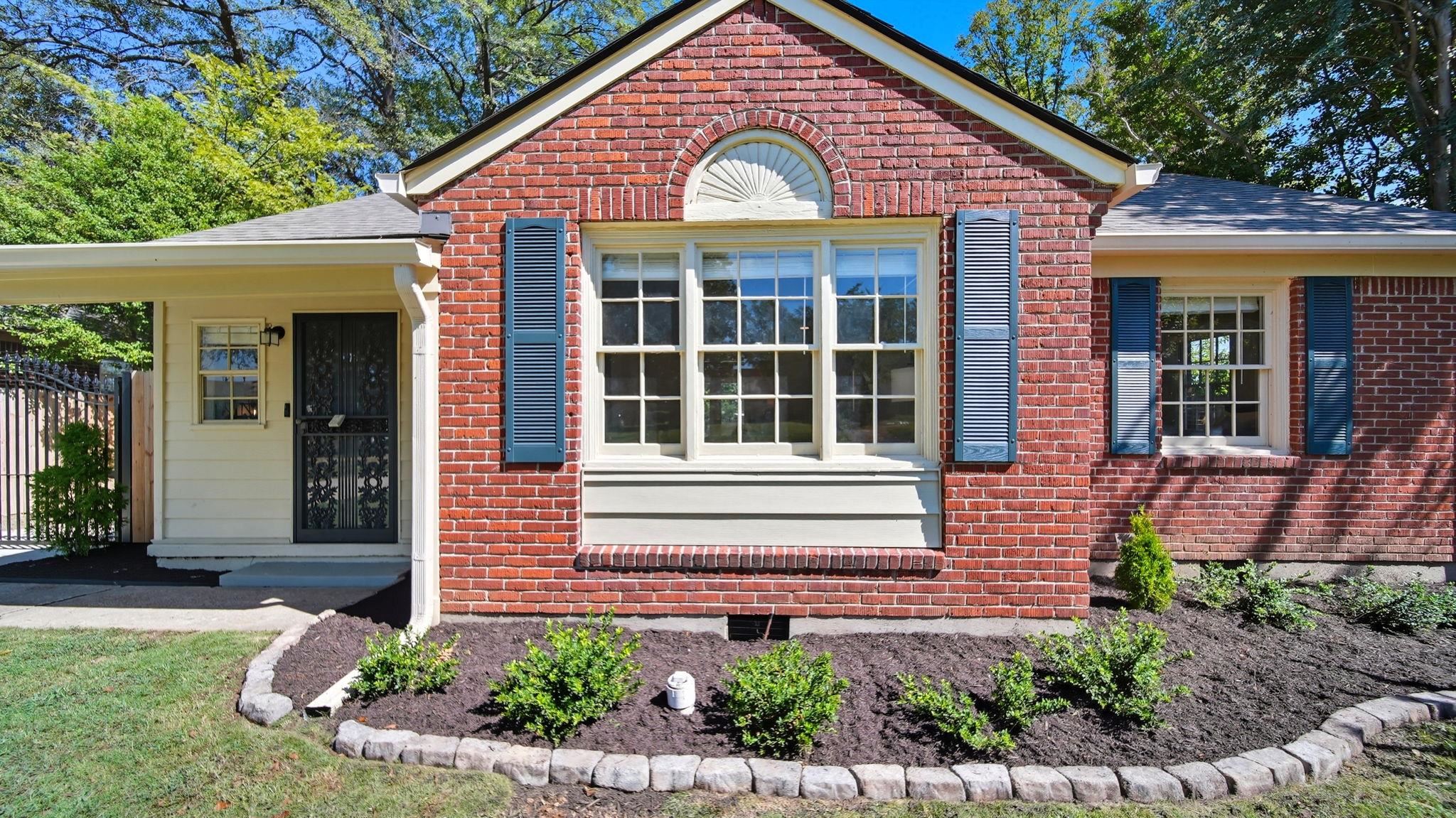 678 Moss Road Memphis, TN 38117 - Photo 16 of 33 View of front facade featuring brick siding