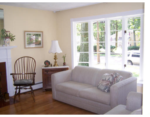 52 Putnam Road Reading, MA 01867 - Photo 3 of 18 Gallery Image 3