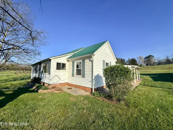 $225,000 | 8259 Corryton Luttrell Road, Plainview, TN 37721