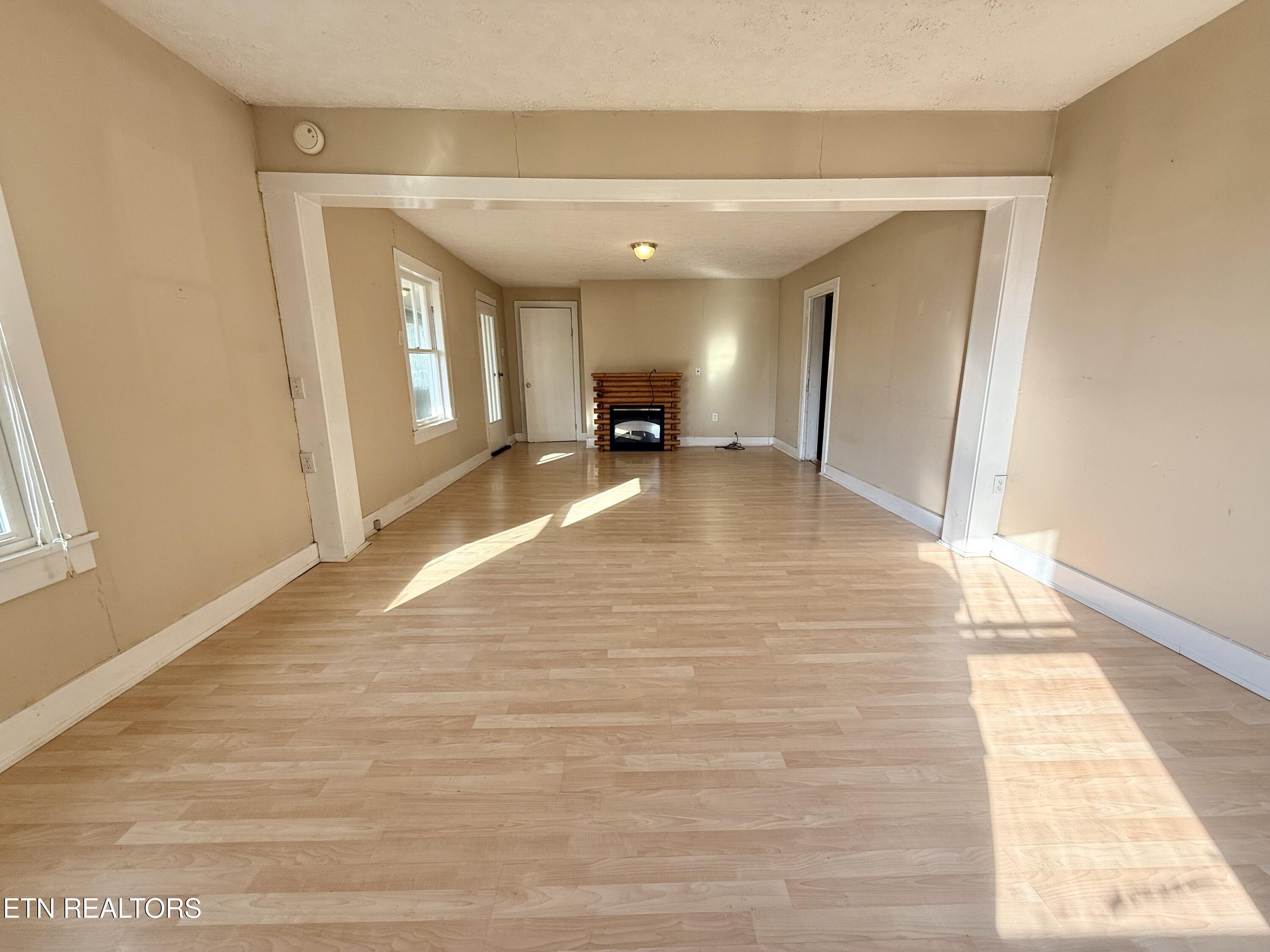 8259 Corryton Luttrell Road Plainview, TN 37721 - Photo 5 of 16 E989D892-5D6E-4A9D-A331-6282870B5852_1_2