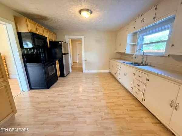 $225,000 | 8259 Corryton Luttrell Road, Plainview, TN 37721