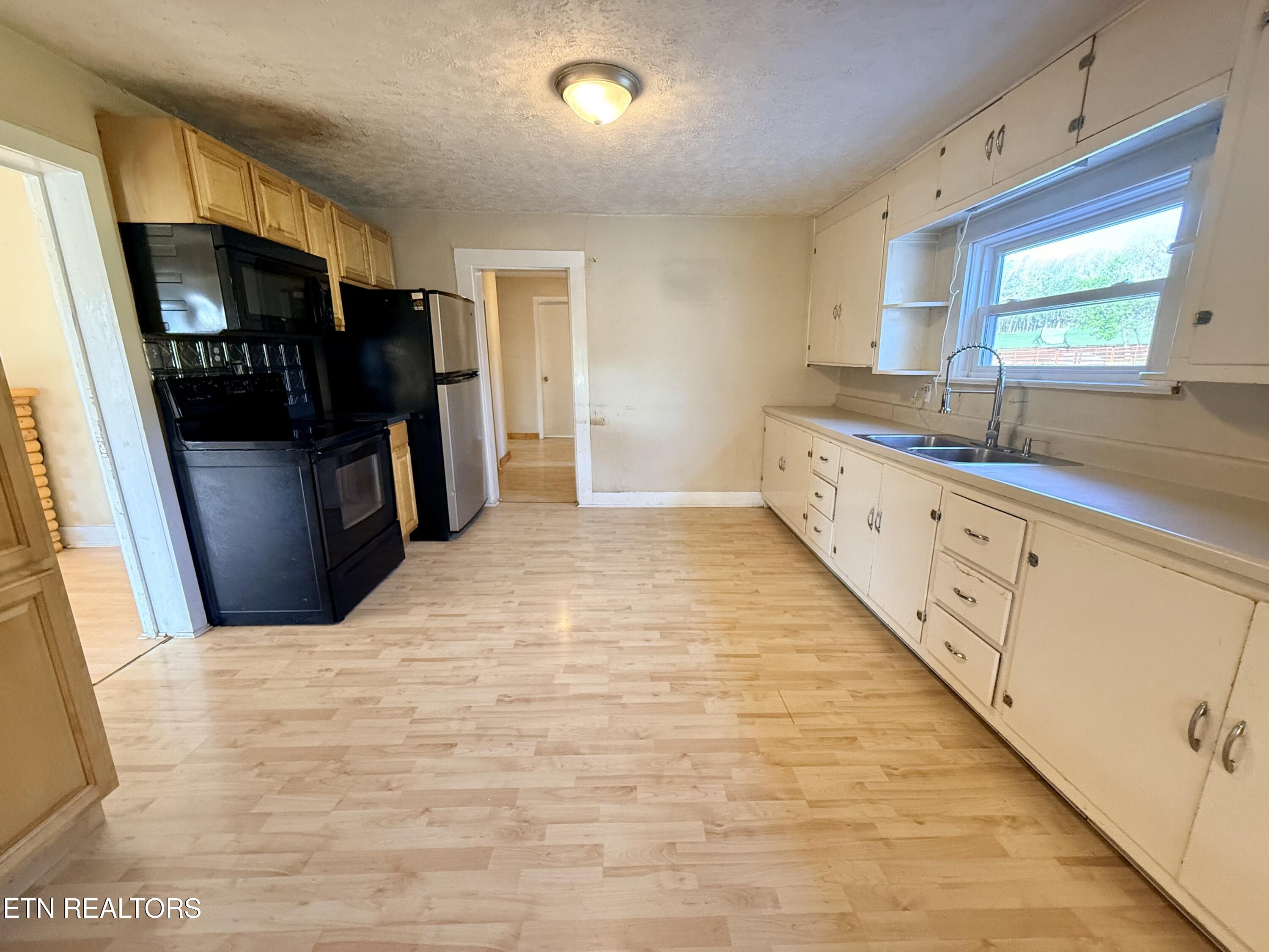 8259 Corryton Luttrell Road Plainview, TN 37721 - Photo 7 of 16 BCB79FA9-A959-4A68-BE45-8D8215761B18_1_2