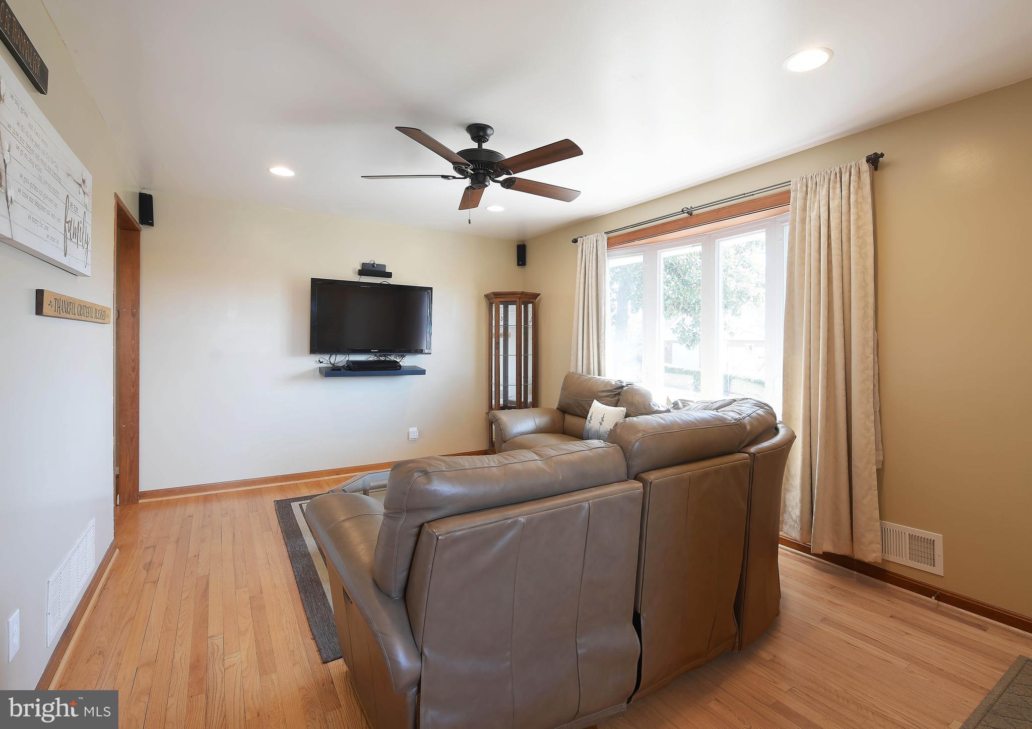 3224 Acton Road Baltimore, MD 21234 - Photo 11 of 27