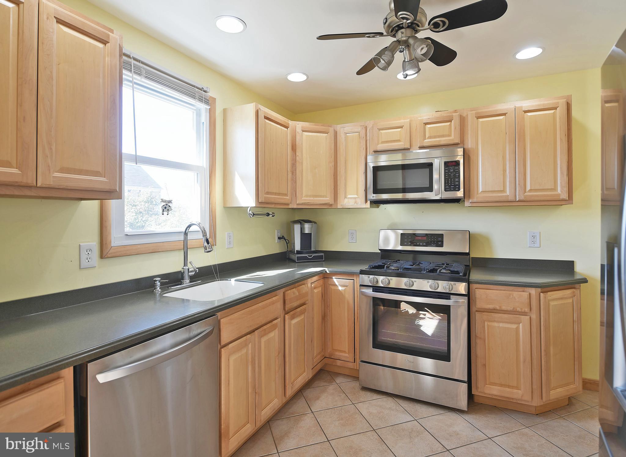 3224 Acton Road Baltimore, MD 21234 - Photo 4 of 27