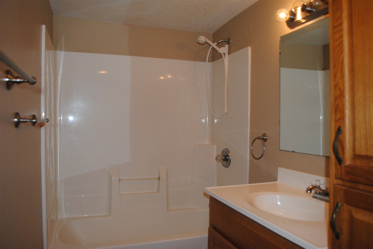 7827 Leesburg Road Fort Wayne, IN 46818 - Photo 8 of 23