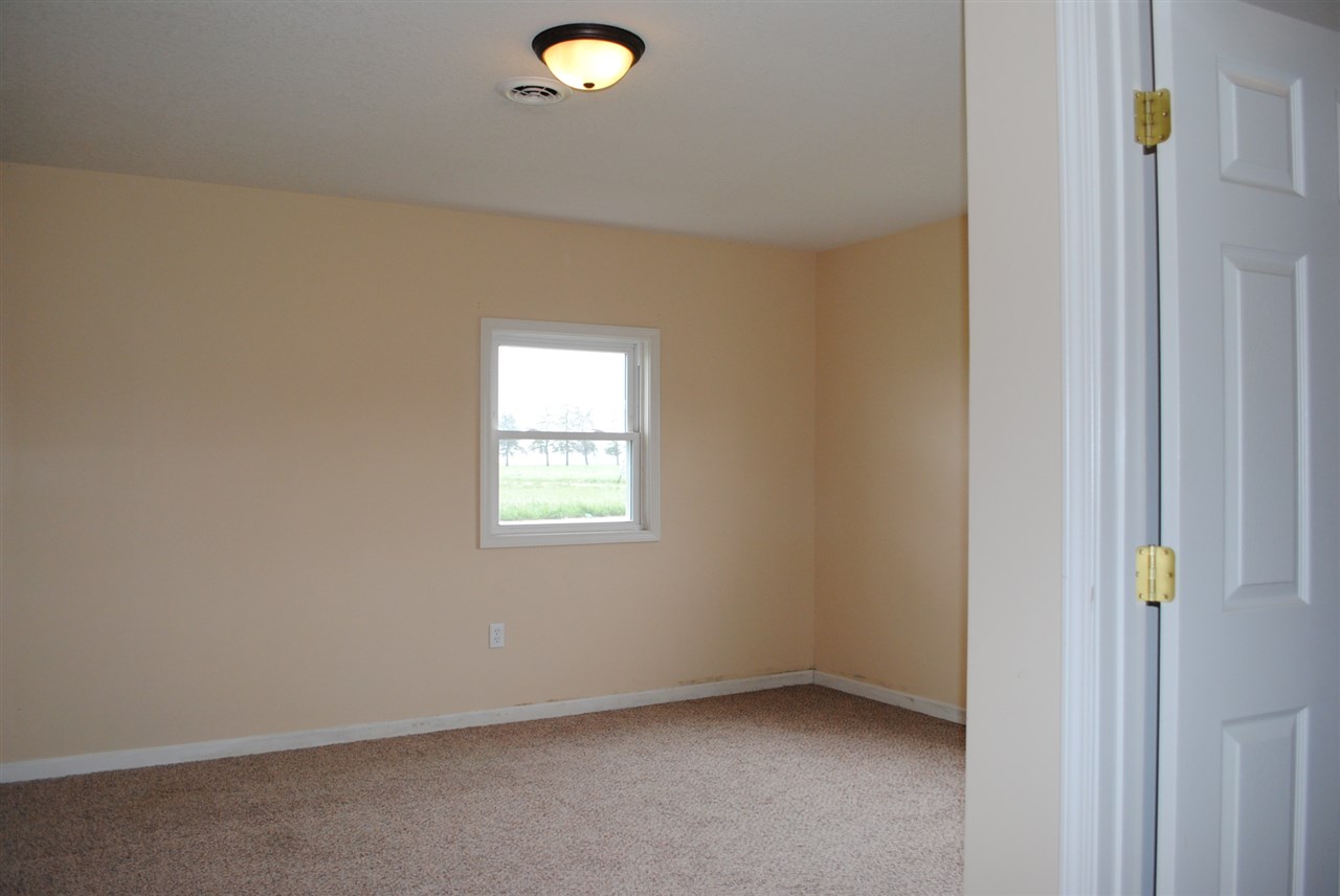 7827 Leesburg Road Fort Wayne, IN 46818 - Photo 10 of 23
