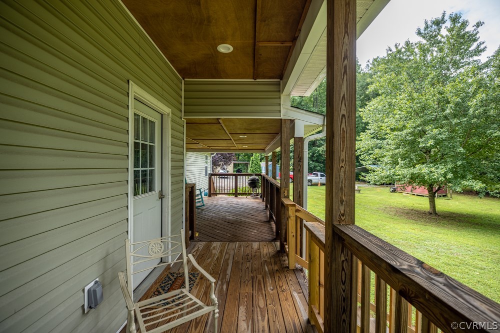 1327 Poplar Lawn Road Blackstone, VA 23824 - Photo 4 of 27 Gallery Image 4