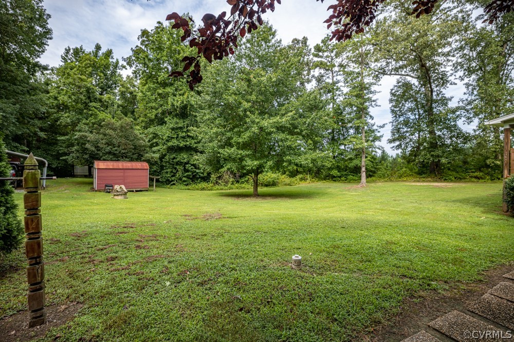 1327 Poplar Lawn Road Blackstone, VA 23824 - Photo 7 of 27 Gallery Image 7
