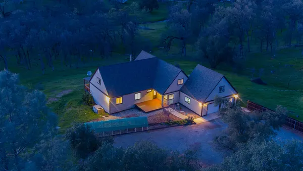 $539,000 | 13672 Twin Lakes Lane, Redding, CA 96003