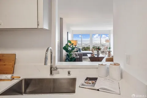 $775,000 | 15 Red Rock Way, Unit 202N, San Francisco, CA 94131