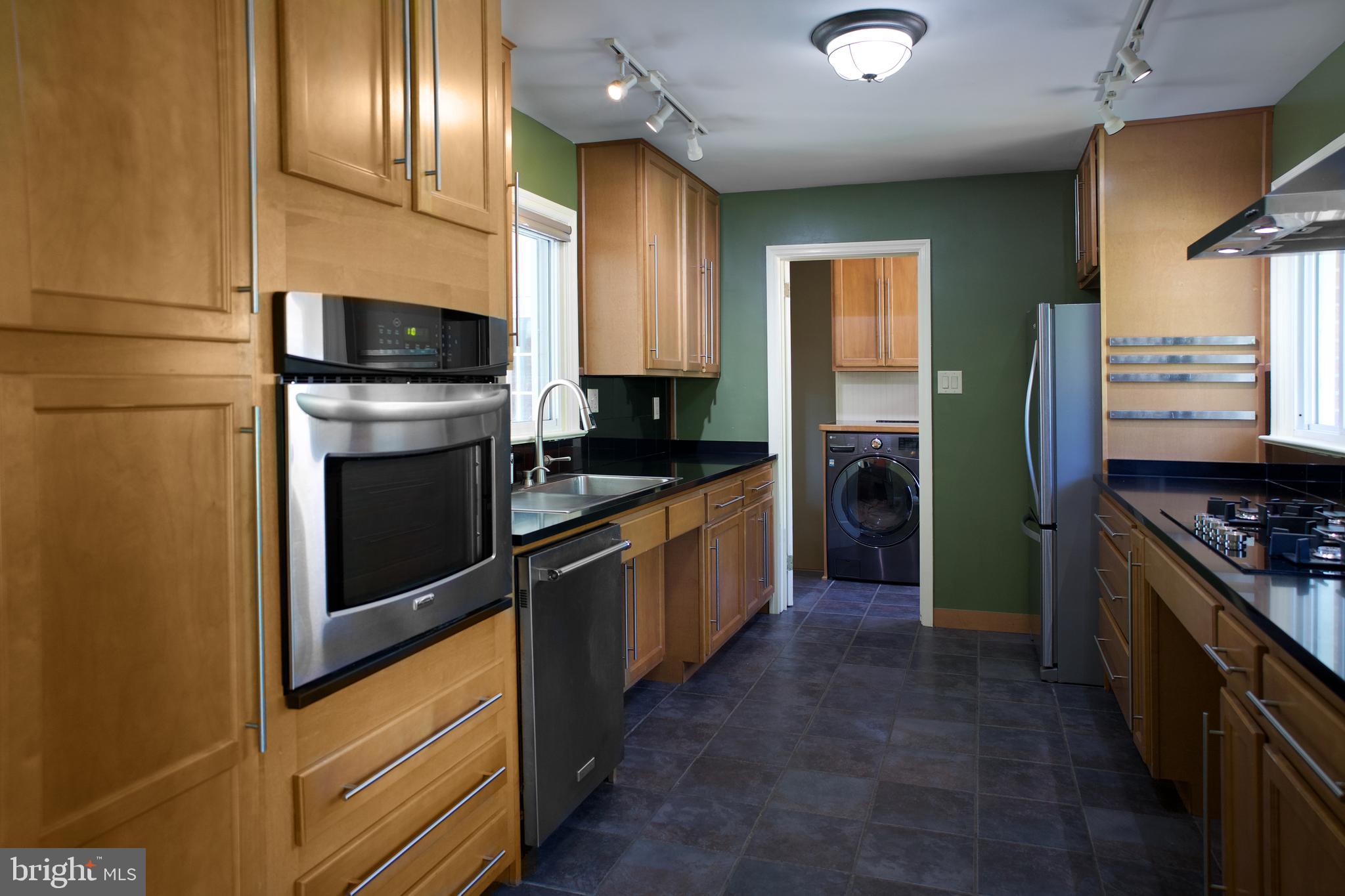 4200 Mc Intosh Road Harrisburg, PA 17112 - Photo 19 of 31 Kitchen