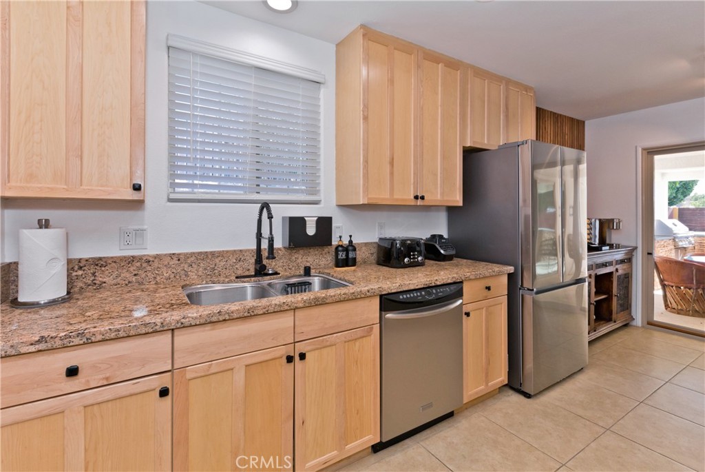 10510 Ocotillo Road Desert Hot Springs, CA 92240 - Photo 12 of 32