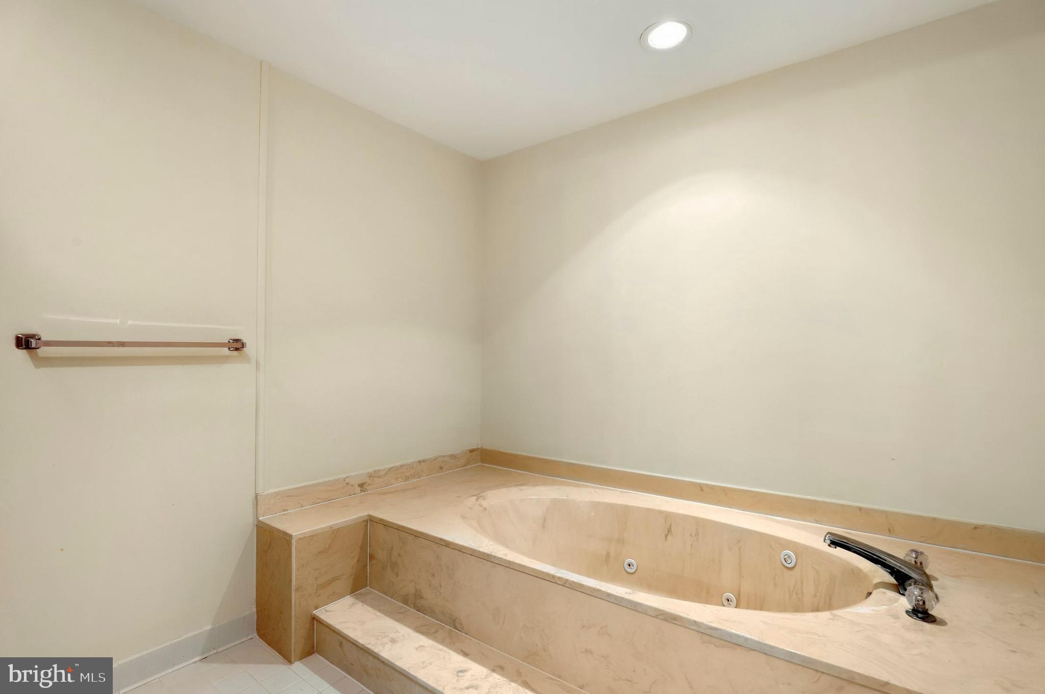 3011 Fallstaff Road, Unit 504A Baltimore, MD 21209 - Photo 26 of 34