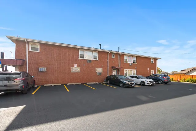 $1,200,000 | 7654 South Harlem Avenue, Bridgeview, IL 60455