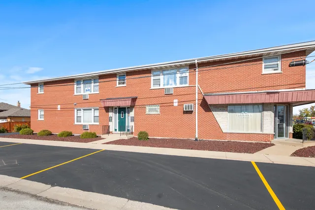 $1,200,000 | 7654 South Harlem Avenue, Bridgeview, IL 60455