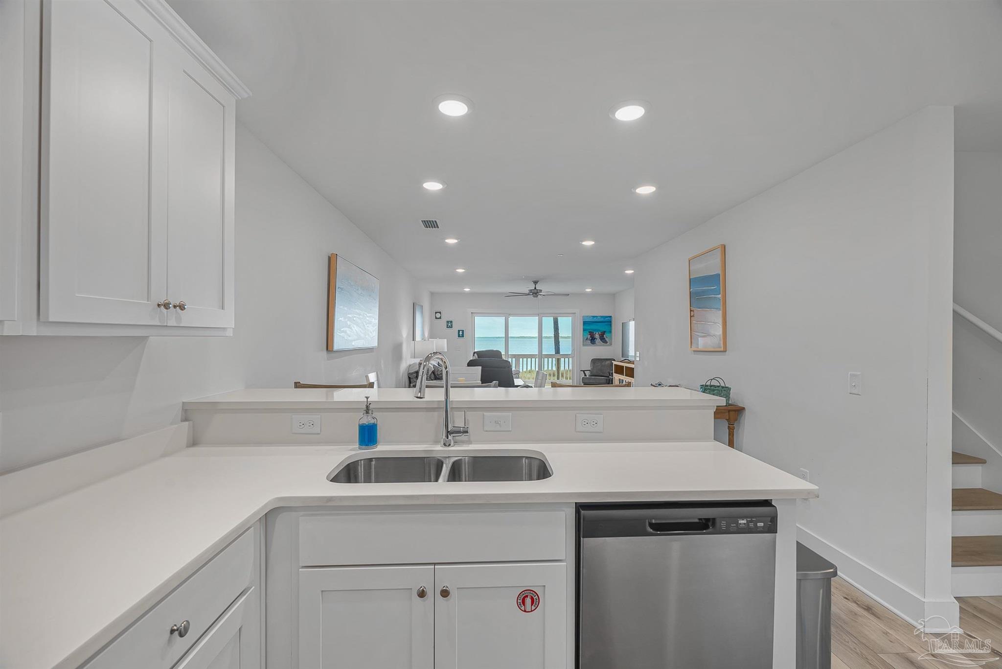 16144 Innerarity Point Road Pensacola, FL 32507 - Photo 16 of 51 Gallery Image 16