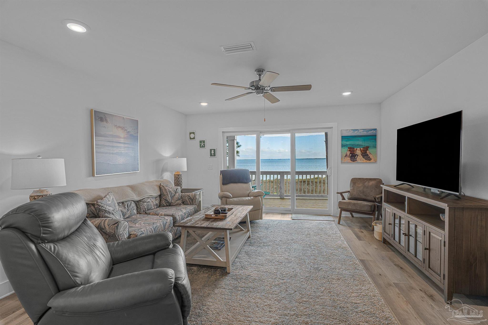 16144 Innerarity Point Road Pensacola, FL 32507 - Photo 8 of 51 Gallery Image 8
